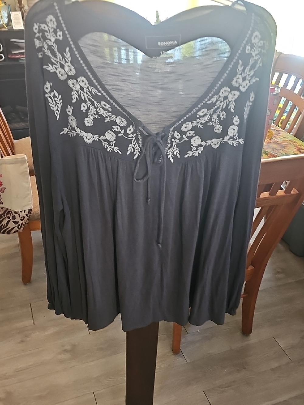 Sonoma Long-Sleeve Tunic with White Floral Embroidery